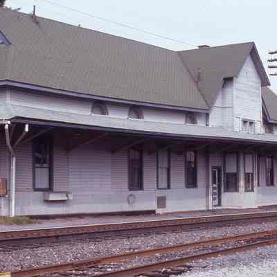 Slide of Findlay Train Station