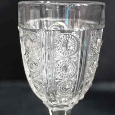 Paneled Jewel Pattern Wine
