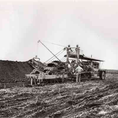Buckeye Traction Ditcher Co machinery