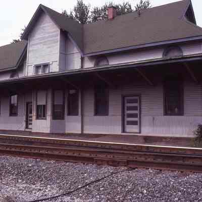 Slide of Findlay Train Station