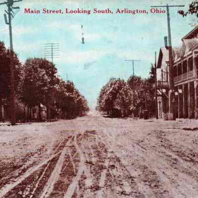 Postcard Main St looking South, 1911