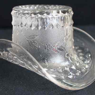 Stippled Forget Me Not Pattern Cowboy Hat Tumbler
