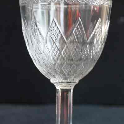 Goblet Graduated Diamonds Pattern
