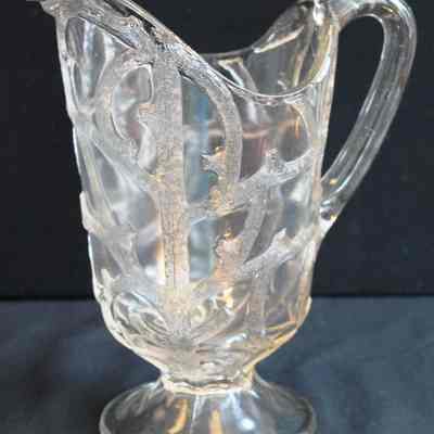 Pitcher, Branched Tree Pattern