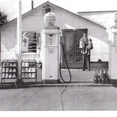 Postcard of Bobby's Sohio Service Station
