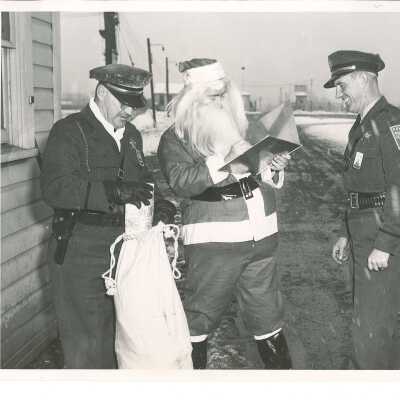 Ravenna Arsenal Guard with Santa
