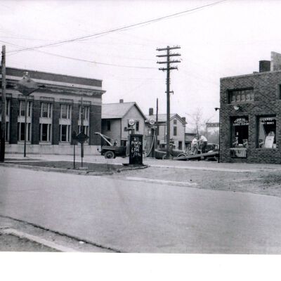 Newton Falls Service Station