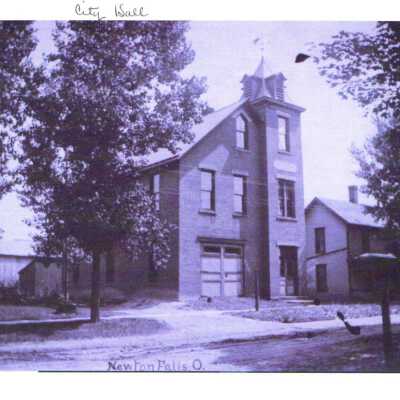Photo of City Hall and Fire Station