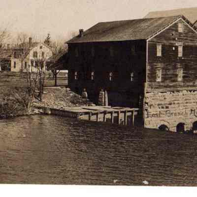 Postcard of Kinnaman and Lowry Mill