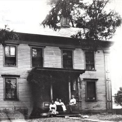 First frame house in Hubbard