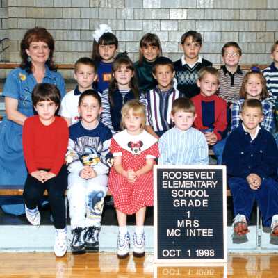 Class Photo 1998