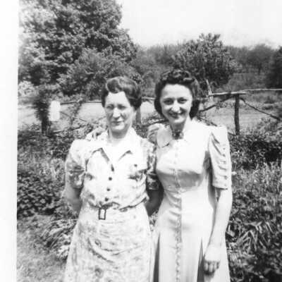 2 women