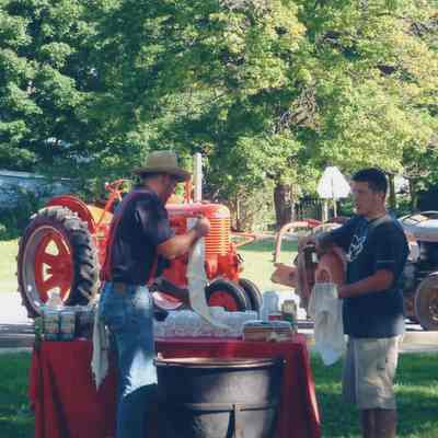 Photo, Bristolville, Ohio Bicentennial, 2004