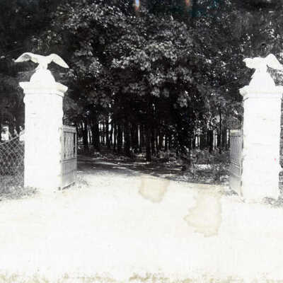 Thomas Bryan Estate, entrance