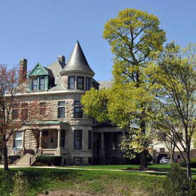 Elmhurst History Museum in the Glos Mansion