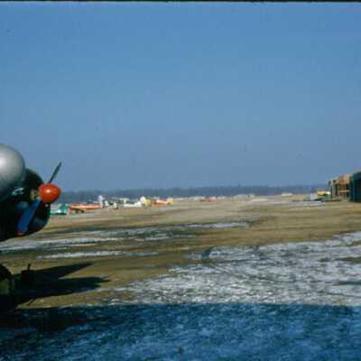 Elmhurst Airport, runway