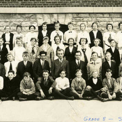 Hawthorne School, Eighth Grade class, 1914