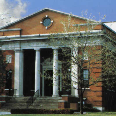 Elmhurst College, Goebel Hall