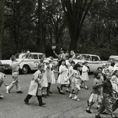 Hawthorne School students crossing Cottage Hill Avenue