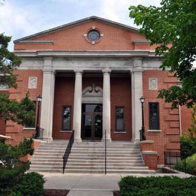 Elmhurst College, Goebel Hall