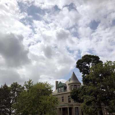 Elmhurst History Museum, Glos Mansion