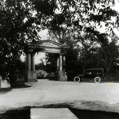 Elm Lawn Cemetery