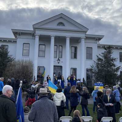 Elmhurst Stands for Ukraine Event at Wilder Park