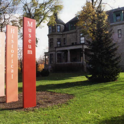 Elmhurst Historical Museum in the Glos Mansion