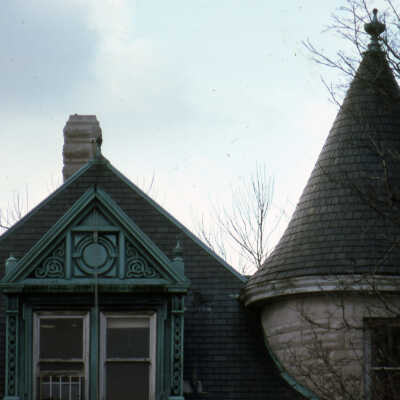 Elmhurst History Museum in the Glos Mansion, Roofline