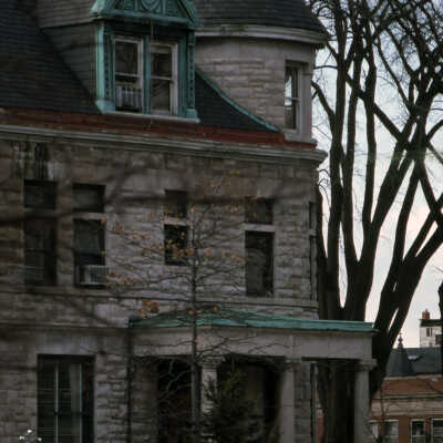 Elmhurst History Museum in the Glos Mansion