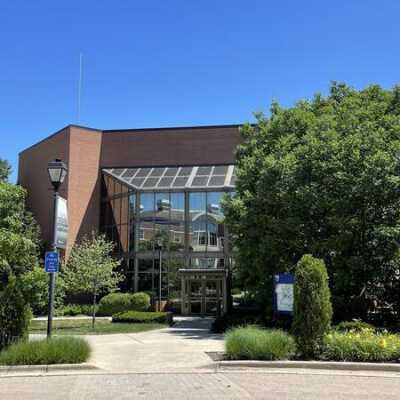Elmhurst University, Daniels Hall