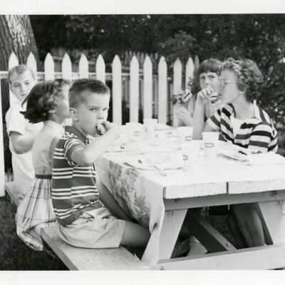 Reiff Children and Others at 628 Fairview Avenue