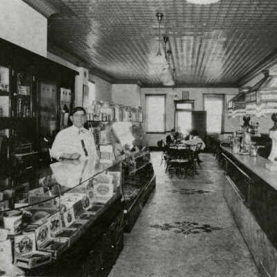 DeLuxe Restaurant