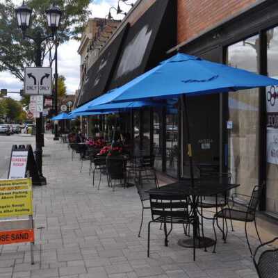 Outdoor Seating at Francesca's Amici Restaurant
