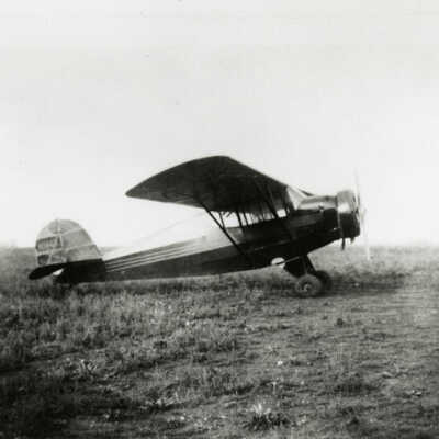 Elmhurst Airport, plane