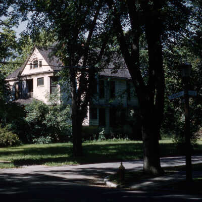 House at 124 E. Adelia, Solberg-Kelley house