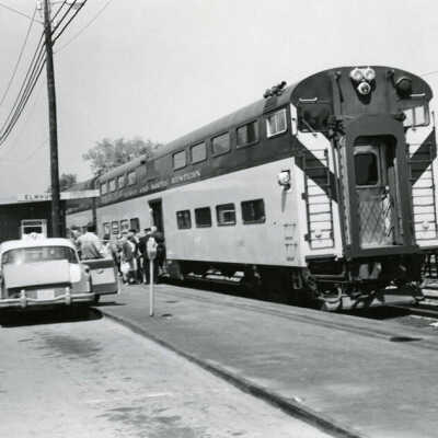 Chicago & North Western train at Elmhurst station