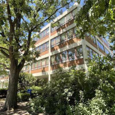 Stanger Hall at Elmhurst University
