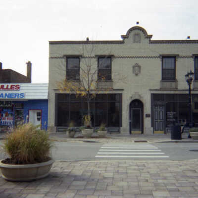130-132 N. Addison Avenue