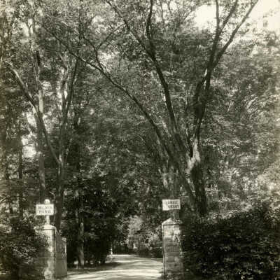 Wilder Park, entrance