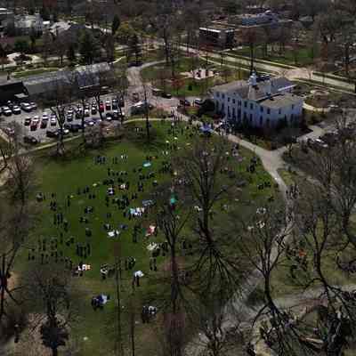Eclipse Viewing in Wilder Park