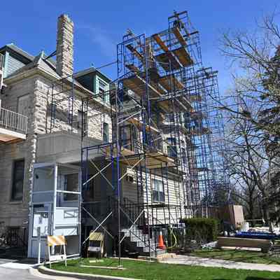 Chimney Construction at the Glos Mansion
