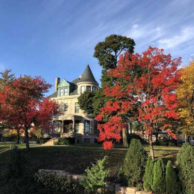 Elmhurst History Museum at the Glos Mansion