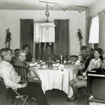 Warner/Elliott family dinner