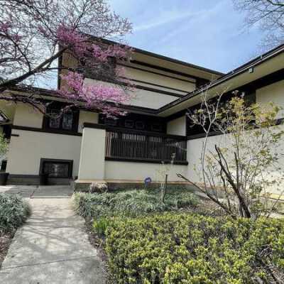 House at 301 S. Kenilworth