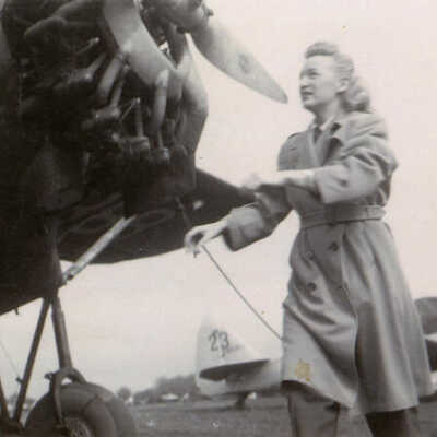 Elmhurst Airport, Flight Instructor Esther Noffke