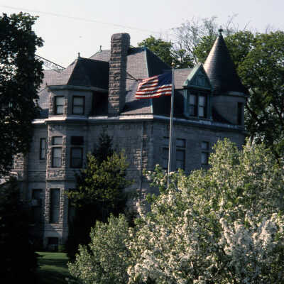 Elmhurst Historical Museum in the Glos Mansion