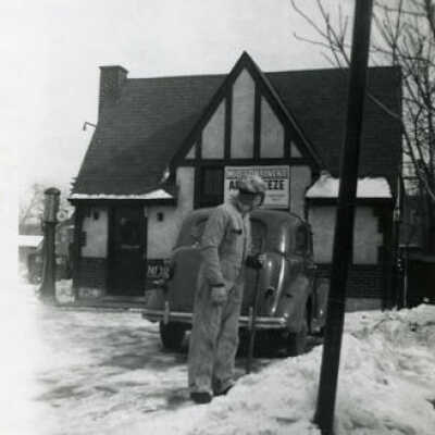 Bill's Service Station