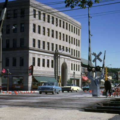 Elmhurst National Bank, 105 S. York Street