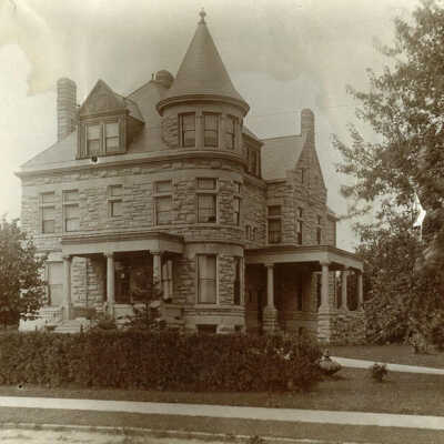 Glos Mansion at 104 S. Kenilworth Avenue